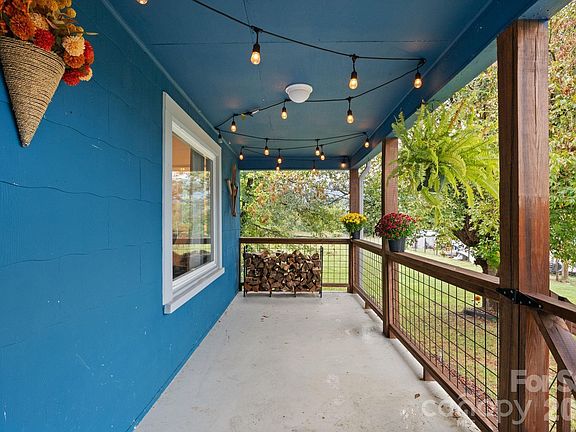 5th image of 178 Collins Dr