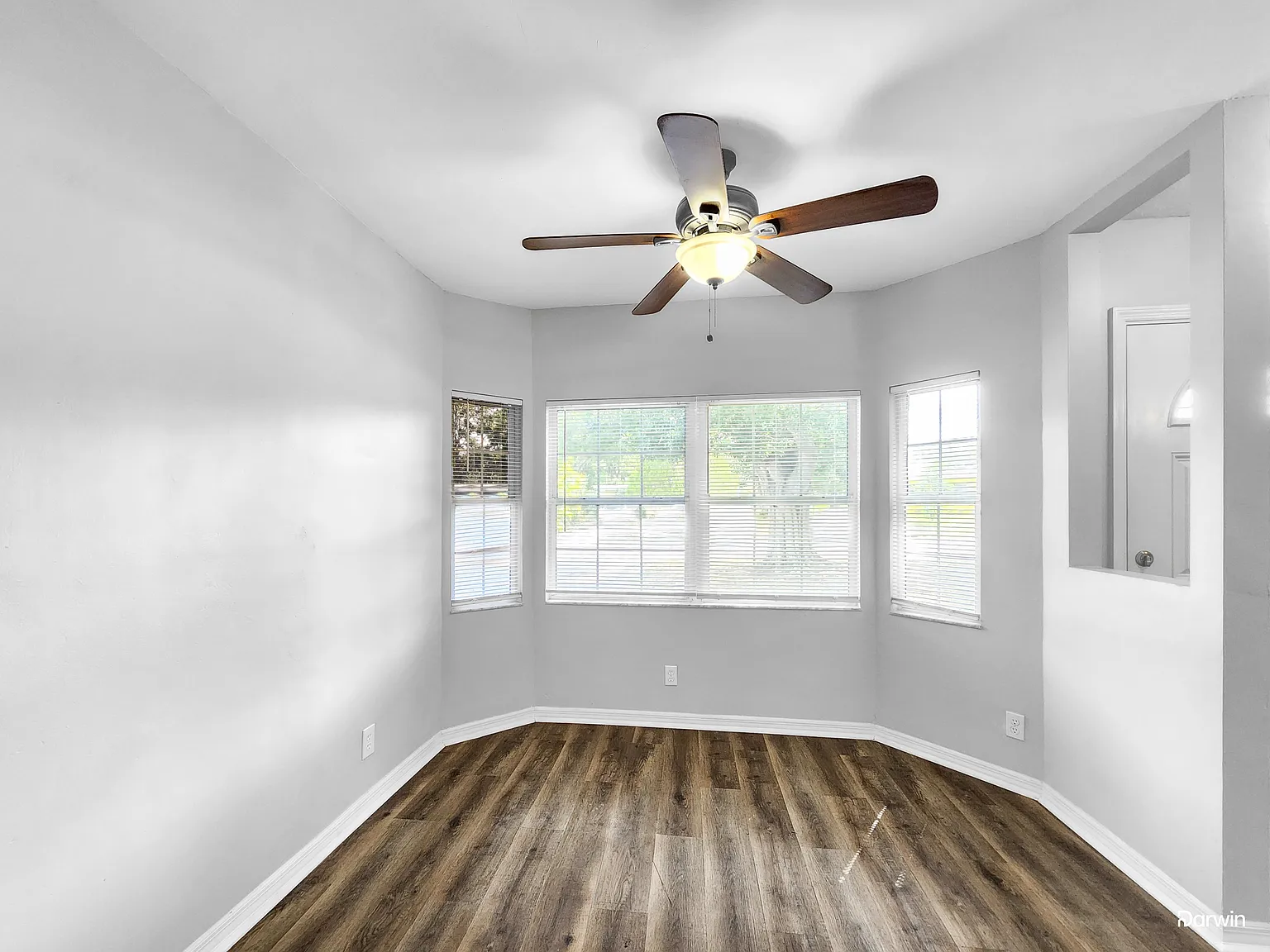 3 bed, 2.0 bath, 1552 sqft, $2,145 — Photo 3