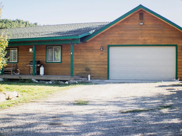 619 Snake River Dr, Alpine, WY 83118