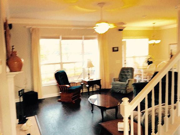 3rd image of 611 Wildflower Ct