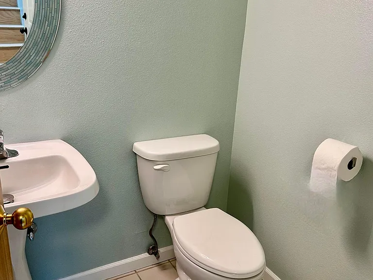 half bath off entry way