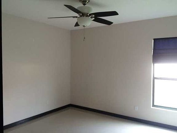 3rd image of 6609 Woodlands Ave