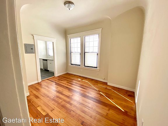 3rd image of 1031 Leavenworth St APT 12