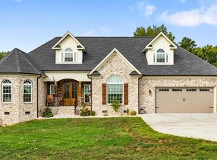 163 Meeting House Ln, Advance, NC 27006