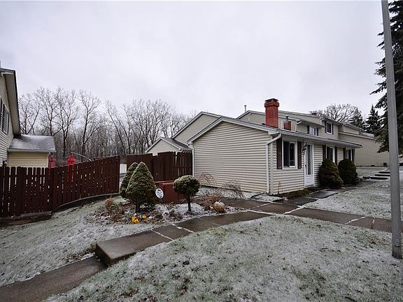 2nd image of 16 Pebble Creek Dr