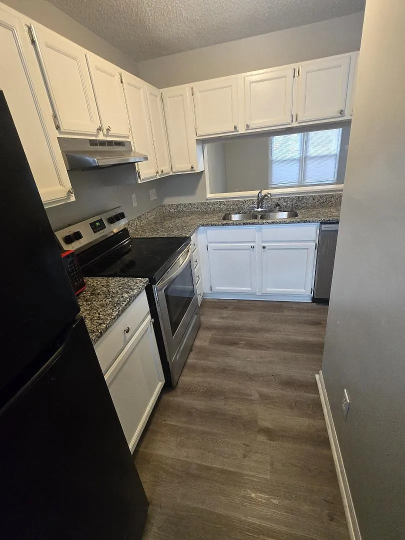 4 Providence Ct - Entire Home — Photo 3