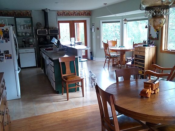 Kitchen & breakfast Nook