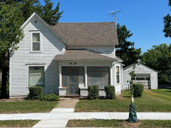 1050 Sturtevant St, Red Wing, MN 55066