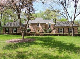 1795 Old Oak Ct, Brookfield, WI 53005