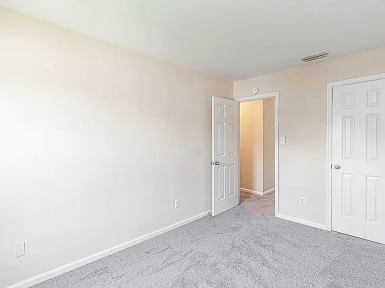 5401 Scholarship Dr — Photo 10