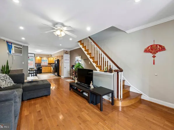 2530 S 11th St, Philadelphia, PA 19148