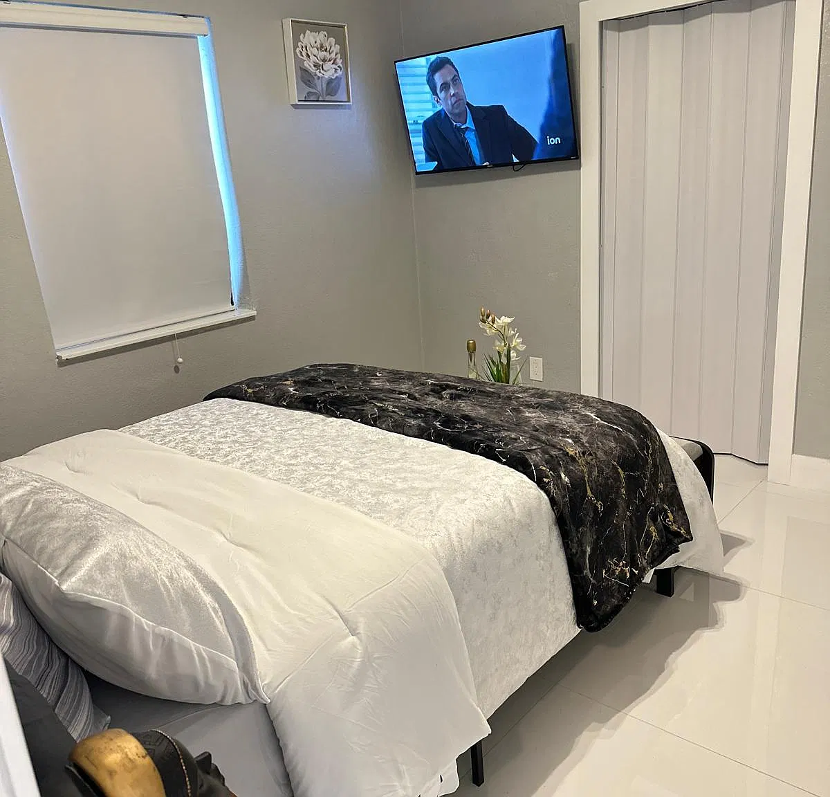 2 bed, 800 sqft, $2,400 — Photo 3