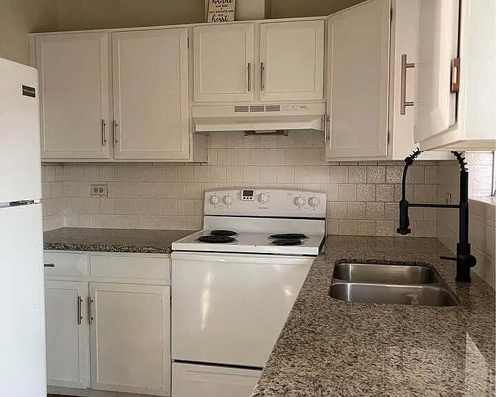 2308 N 51st Pl #B-B-B — Photo 2