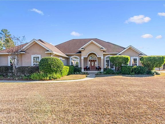 2nd image of 423 Belmont Cir