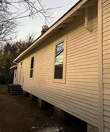 4th image of 1616 Newton St