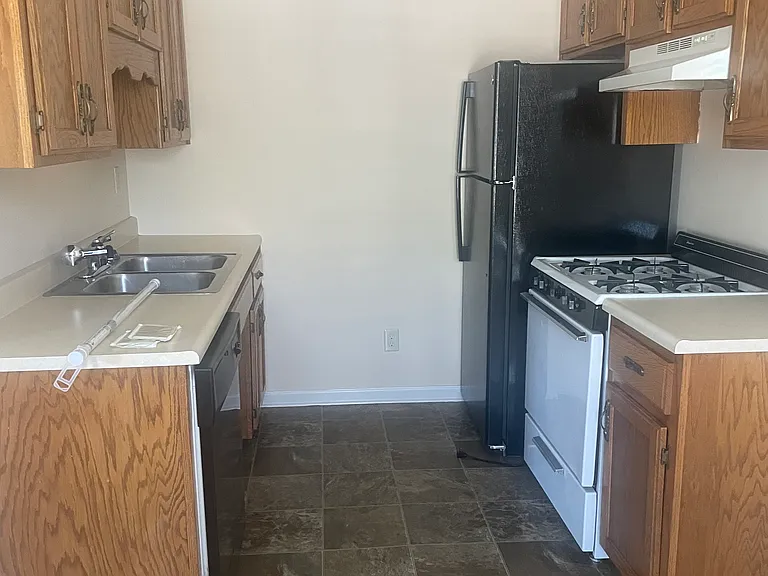 210 Hardin St #10 — Photo 6