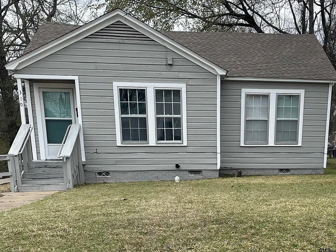 2 bed, 819 sqft, $1,200 — Photo 1