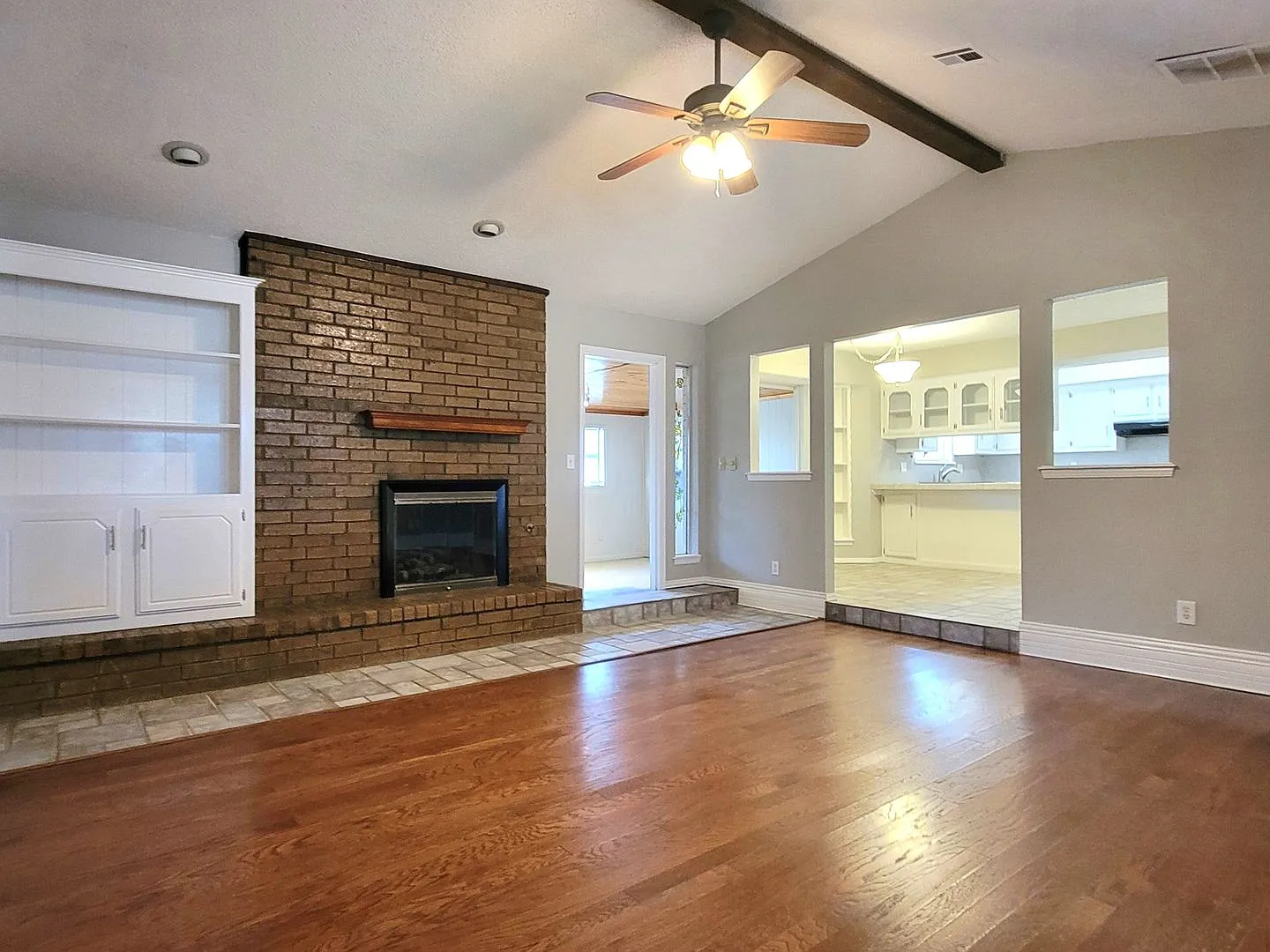 Available Now! Discover The Perfect Home In The Heart Of Yukon! 250 Off First Full Month's Rent W... — Photo 3