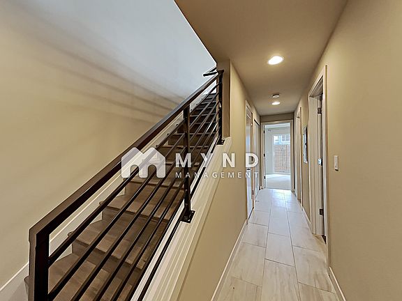 2nd image of 3936B 1st Ave NE