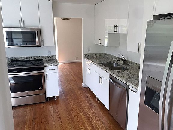 3rd image of 4301 SW 62nd Ave