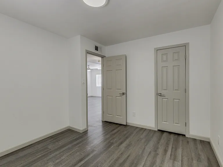 $0 First Month Rent! Remodeled 2 Bed Casita w/ Private Patio, W/D & Pool — Photo 18