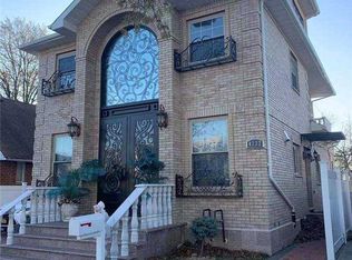 42-32 Utopia Pkwy #1F, Flushing, NY 11358