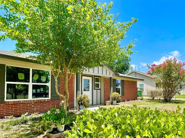 5039 Briscoe St, Houston, TX 77033