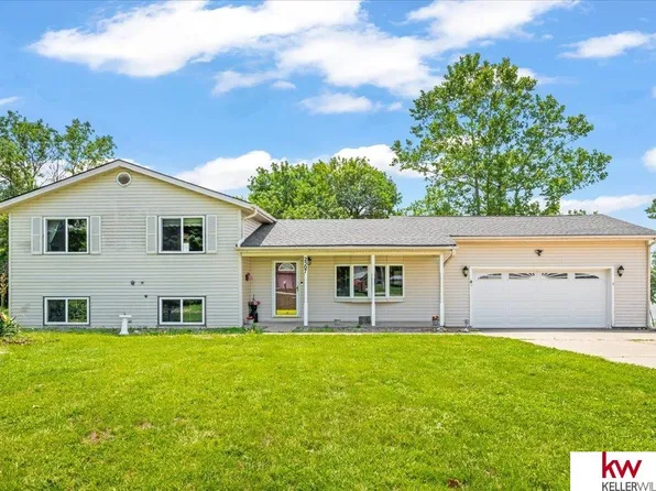 2507 Cambridge Dr, Plattsmouth, NE 68048