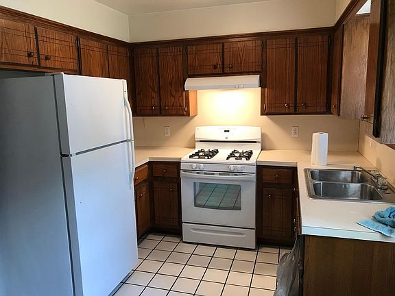 4th image of 1327 E Fay St #A