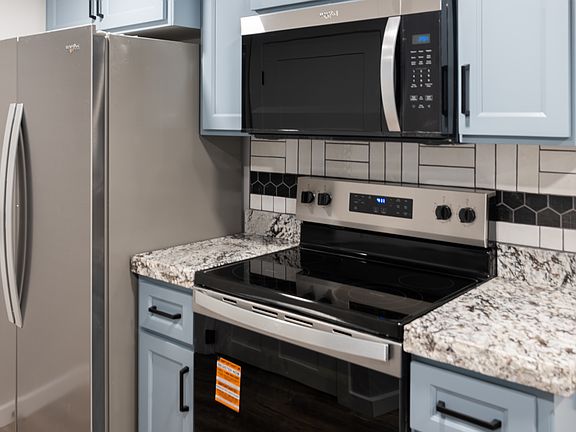5th image of 3250 S Midway Ave #2