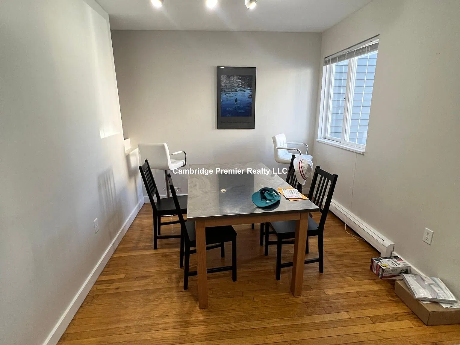 2 bed, 900 sqft, $3,975 — Photo 3