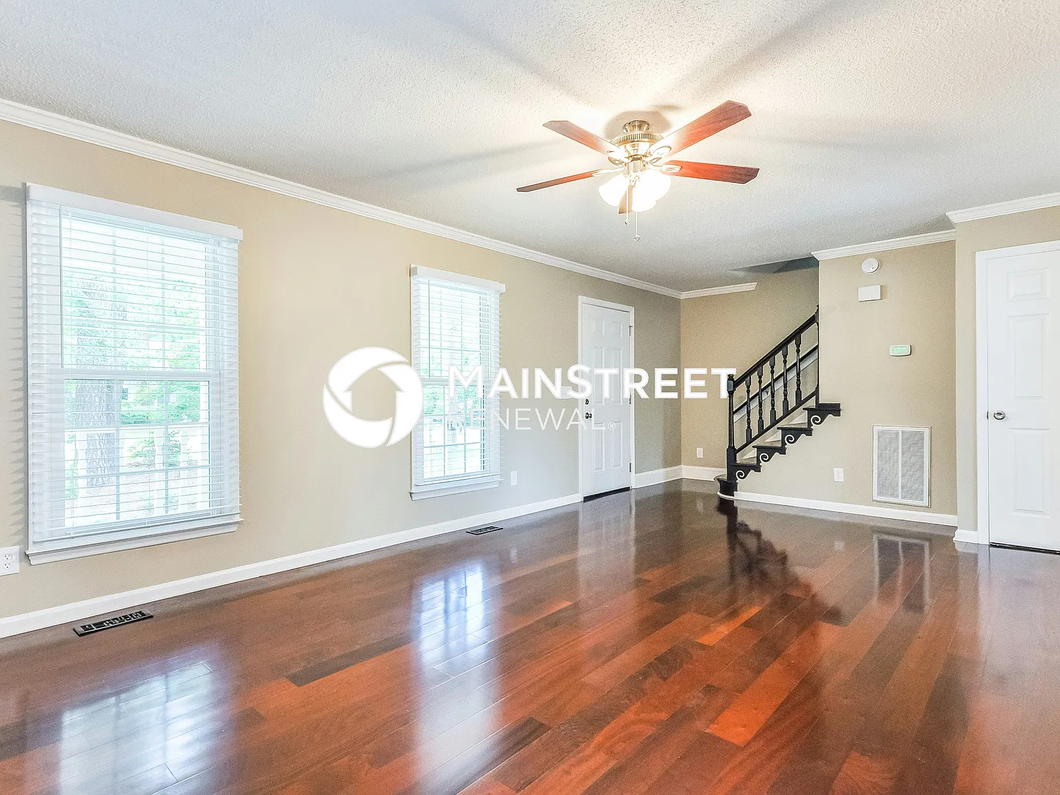 501 Hunters Ridge Dr — Photo 4