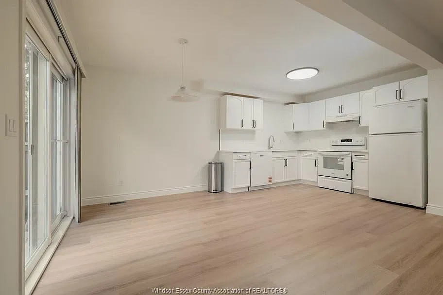 3 bed, 1.5 bath, $2,500 — Photo 4