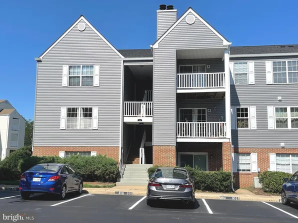 200 Grosvenor Ln #82, Stafford, VA 22556