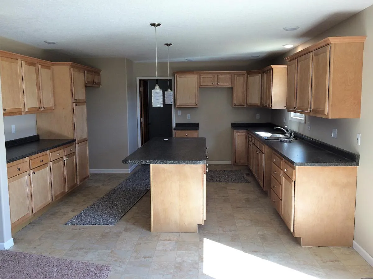 Kitchen - 1420 Richvale Rd