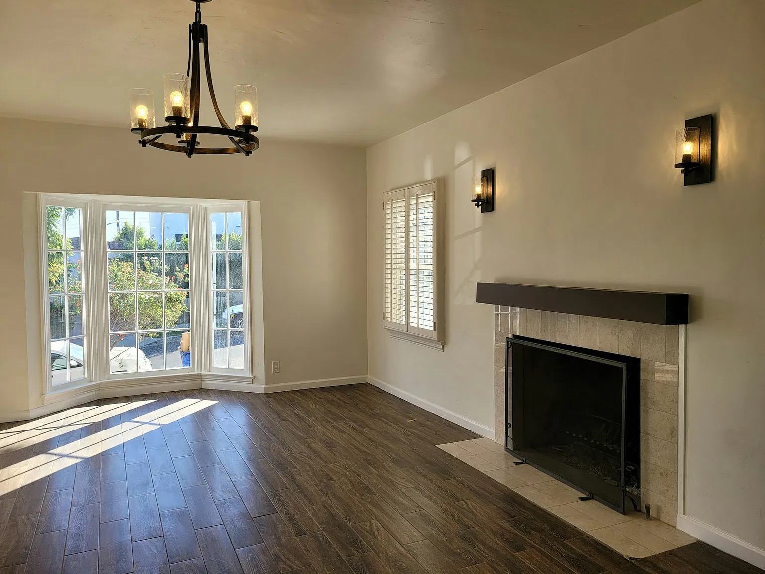 1839 South Cochran Avenue — Photo 4
