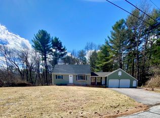 12 Lincoln St, Pelham, NH 03076