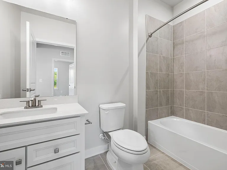 1611 Potomac Shores Pkwy #401 — Photo 31
