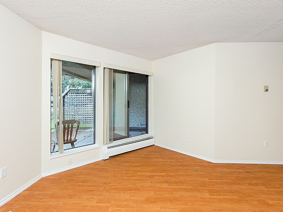 3rd image of 8460 Ackroyd Rd #129