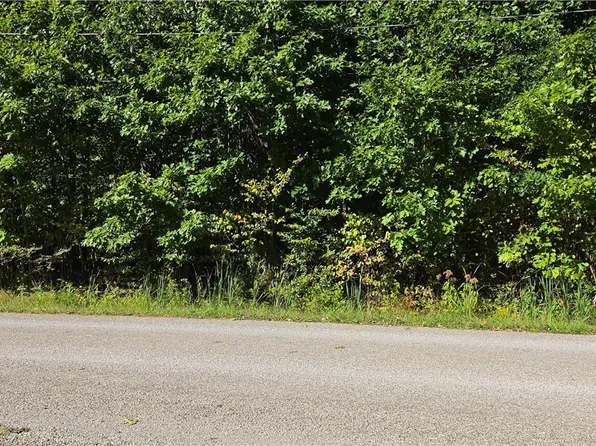 2050 N Plaza Dr, Rock Creek, OH 44084