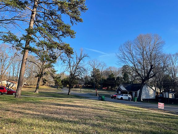 3rd image of 5312 Pinebrook Dr