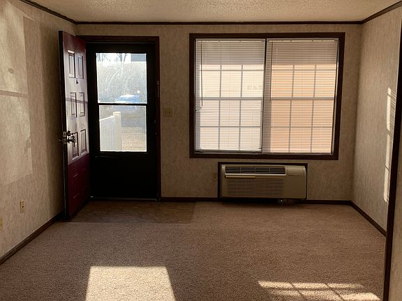 5th image of 1180 Robin Ct #1180