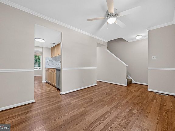 3rd image of 9109 Bronze Bell Cir