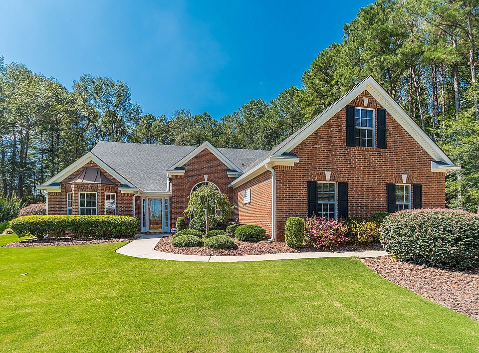1st image of 904 Edgewater Dr