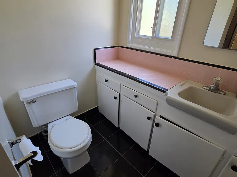1710 Laurel Canyon Blvd #7 — Photo 6