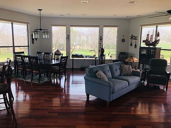 2nd image of 2901 Fairway Dr