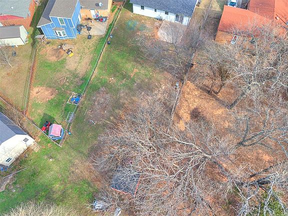 5th image of 407 Jarman Dr