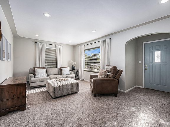 3rd image of 5565 Park Ave