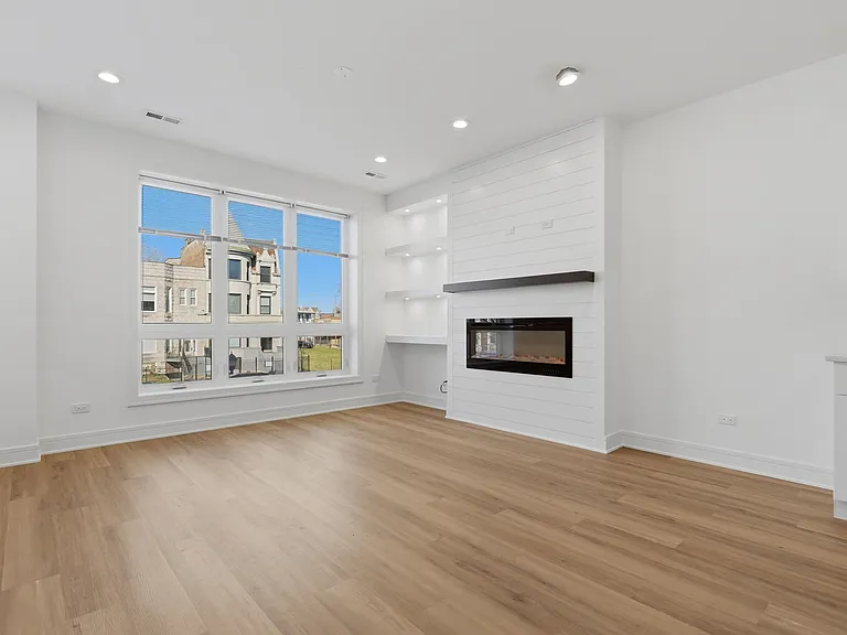 4841 S Prairie Ave #3 — Photo 7