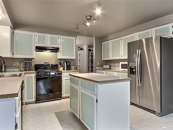 4th image of 3708 Arbor Dr SE